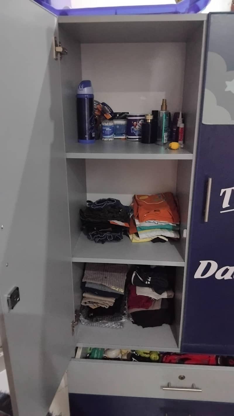Wardrobe 0