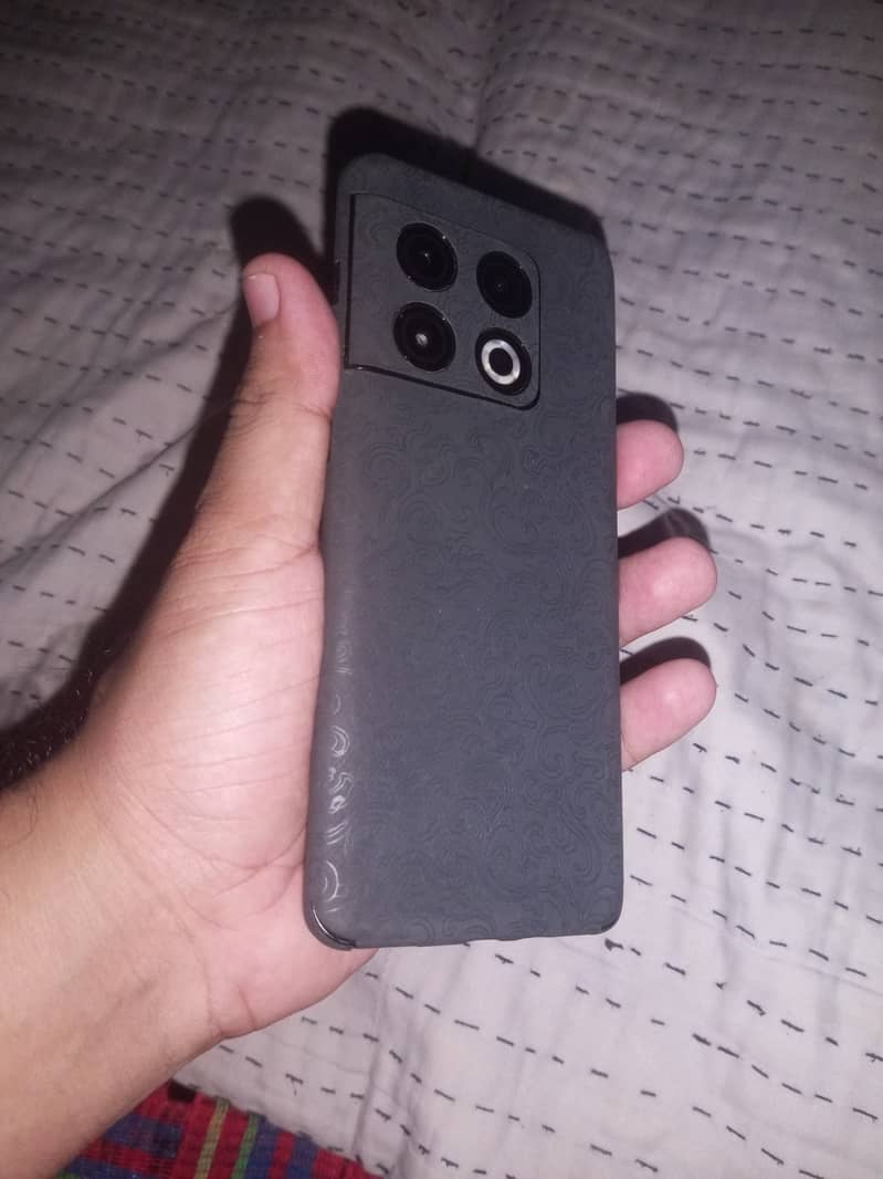 One Plus 10 Pro 1