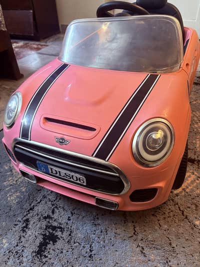 Girls Car Good Condition