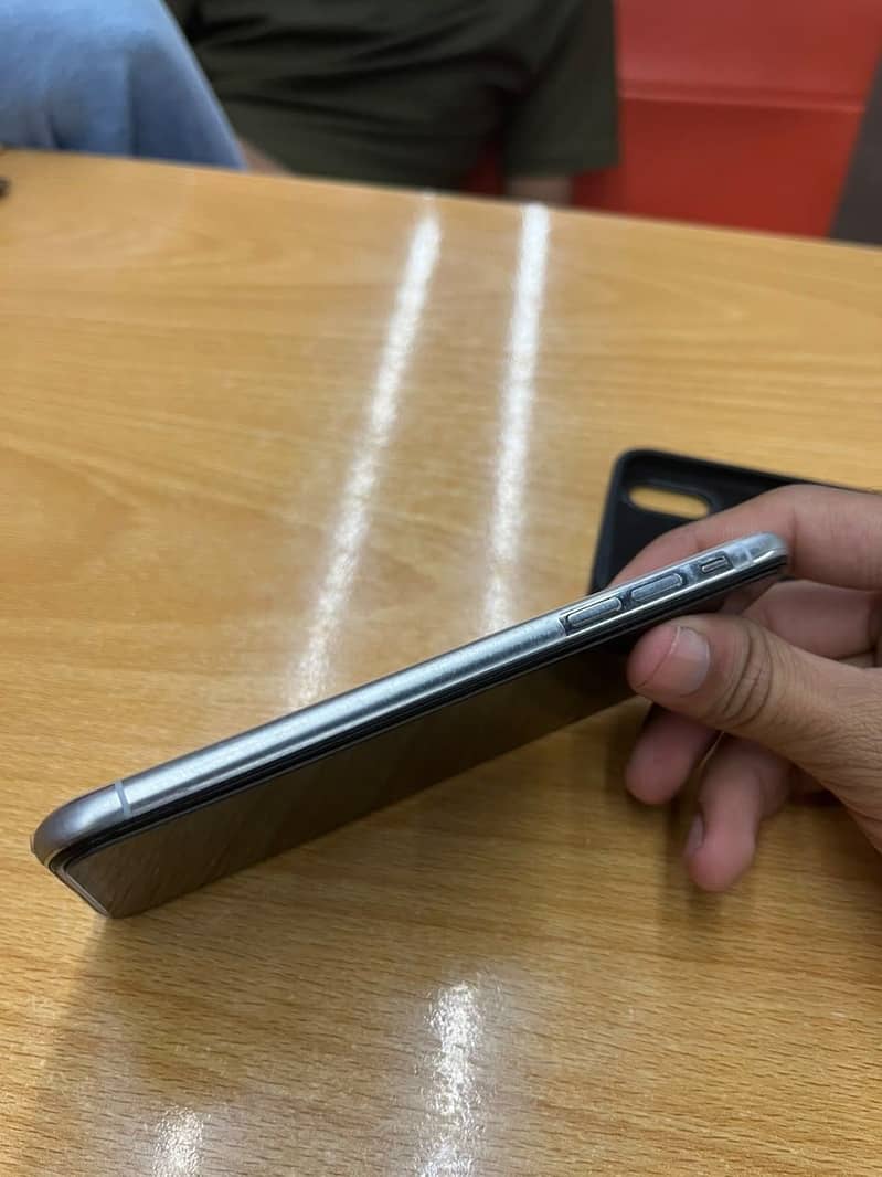 Apple iPhone X 0