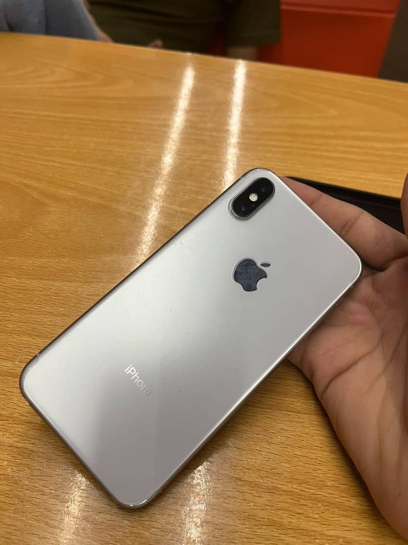 Apple iPhone X 3
