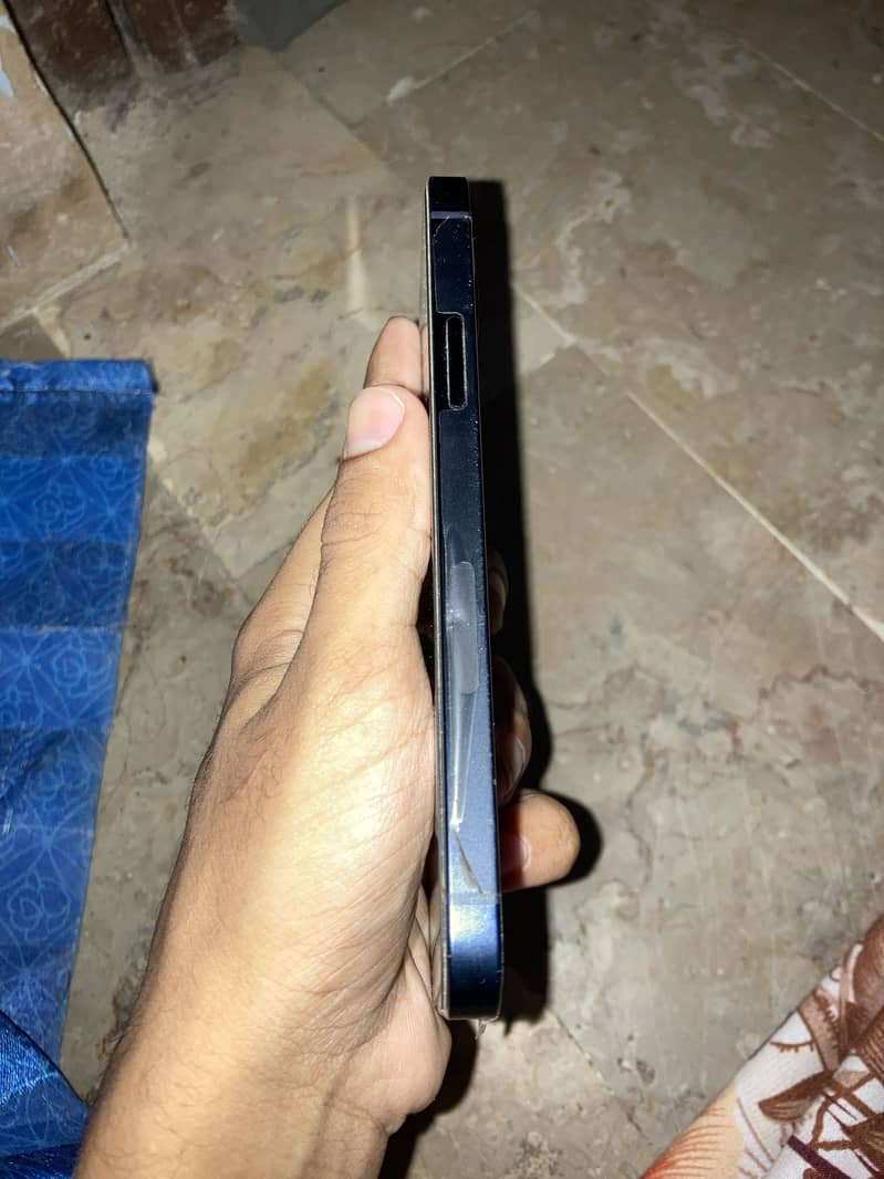 Apple iPhone 12 0