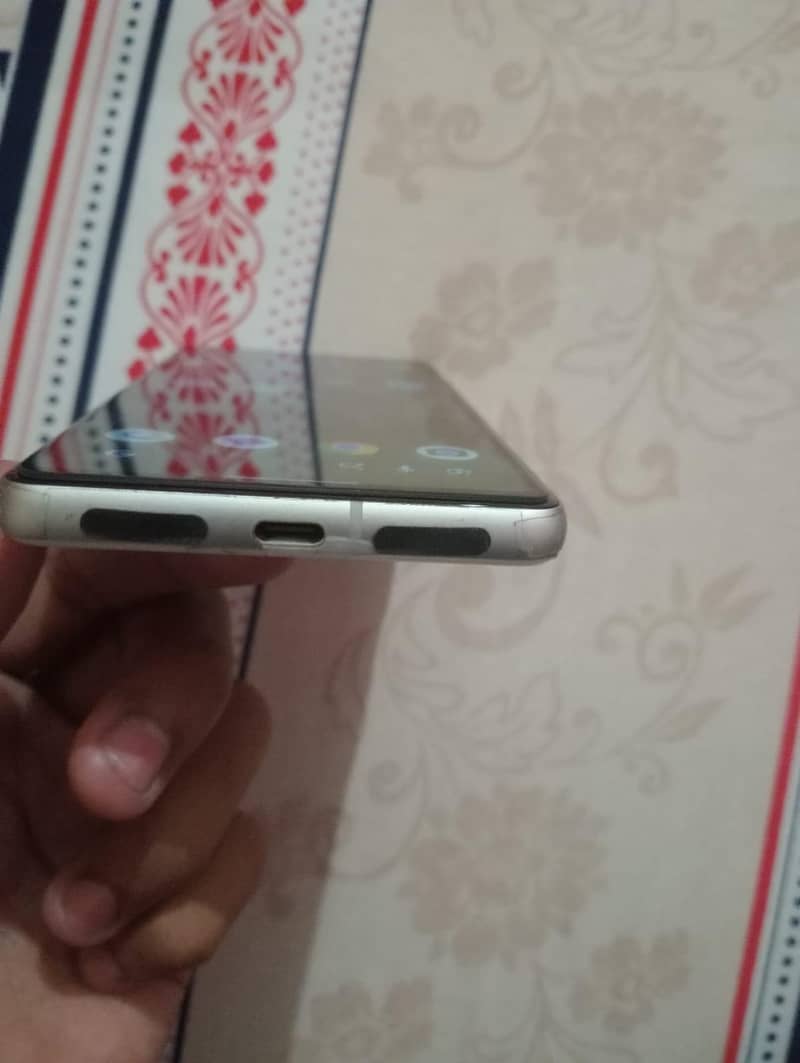 Google Pixel 7 4