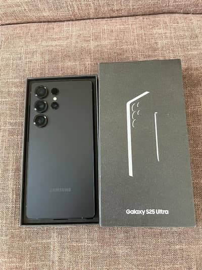 Samsung Galaxy S25 Ultra in excellent condition.  512GB Storage
