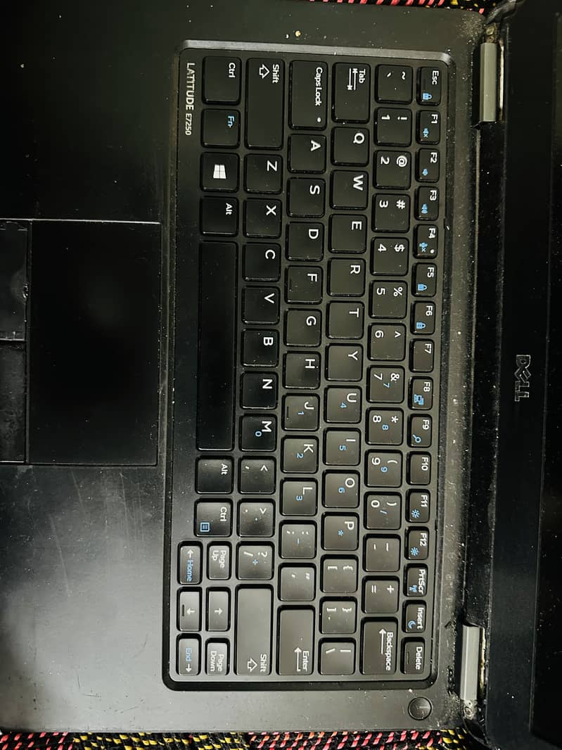 Dell Latitude E7250 4
