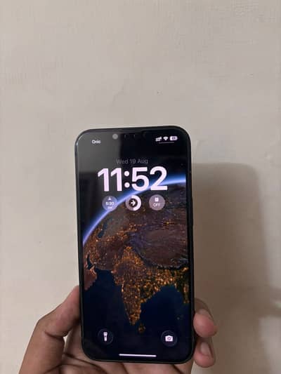 Apple iPhone 13