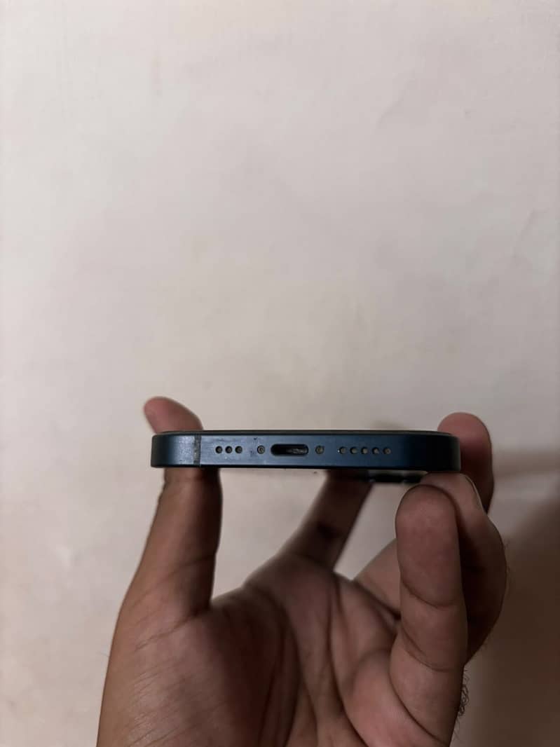 Apple iPhone 13 5