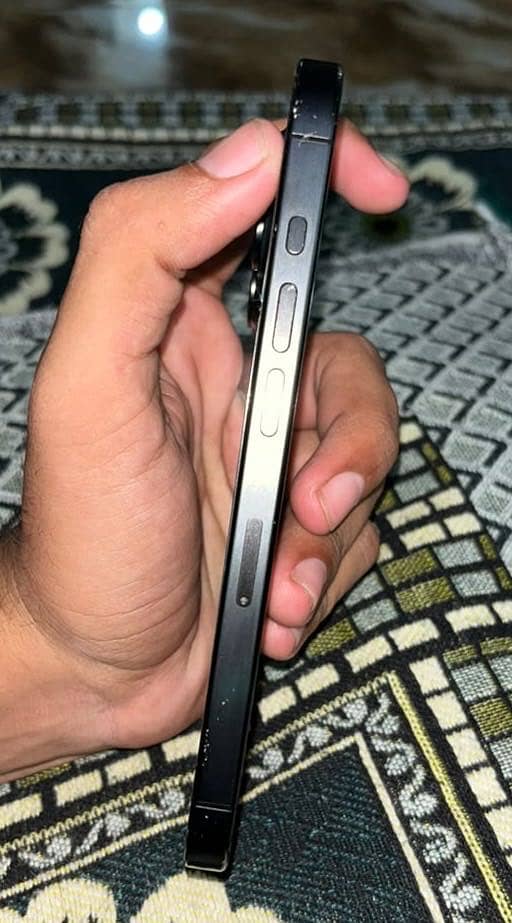 Apple iPhone 15 Pro 2