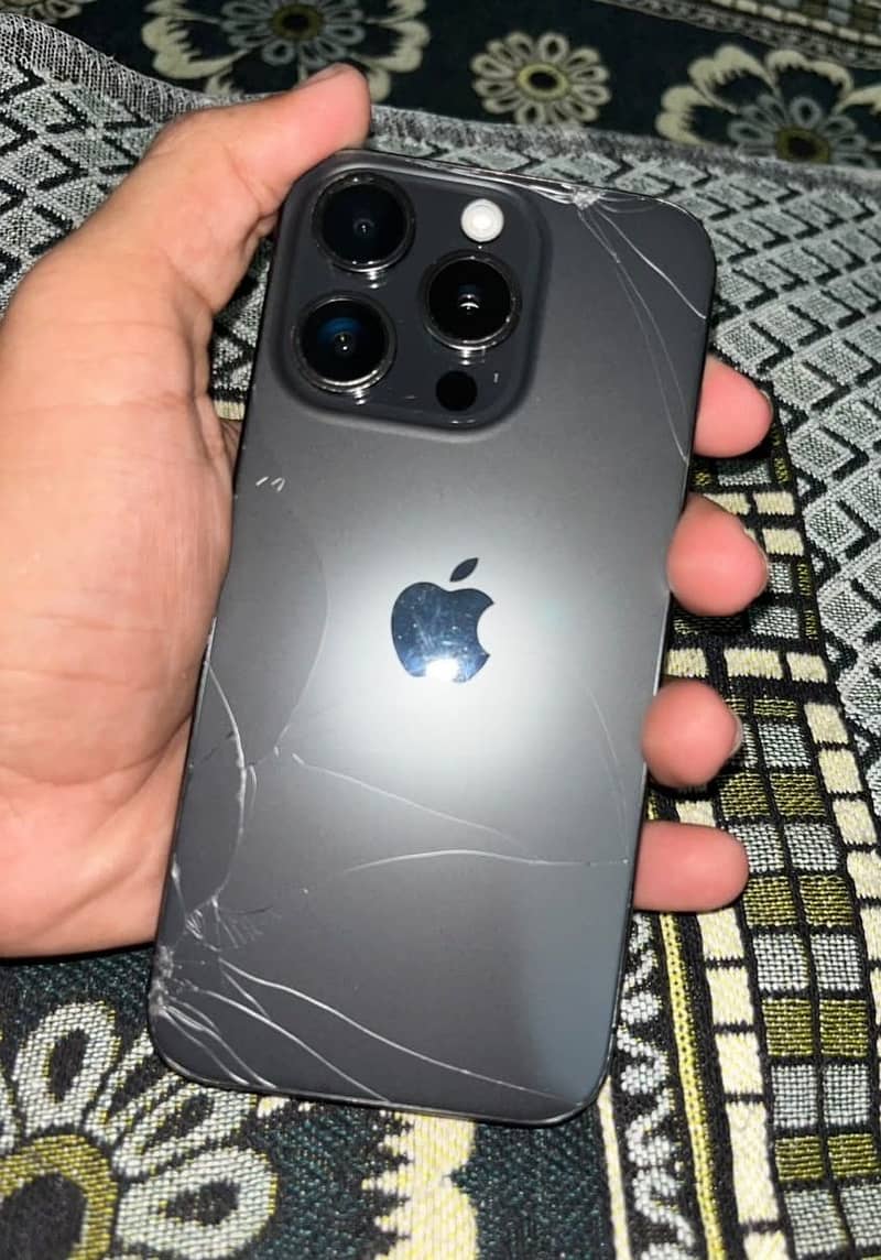 Apple iPhone 15 Pro 3