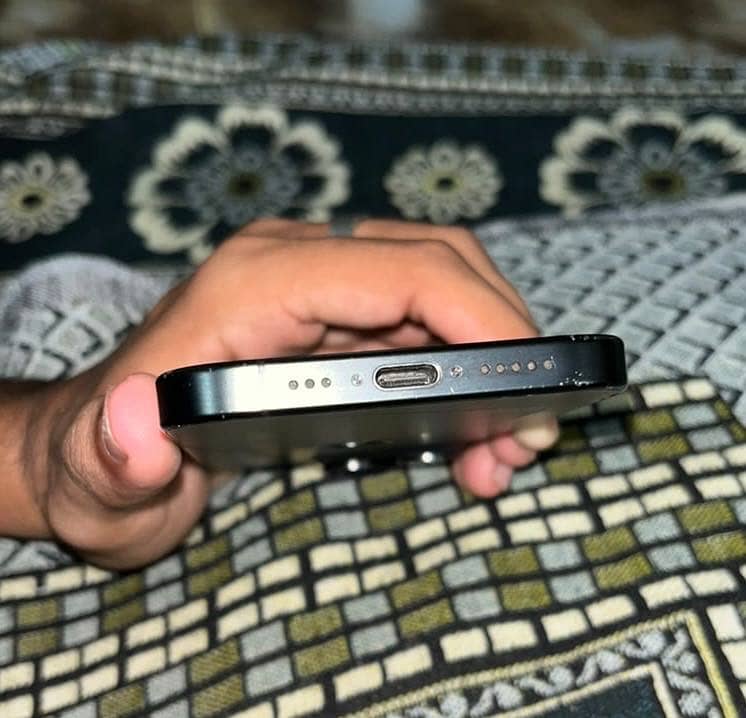 Apple iPhone 15 Pro 5