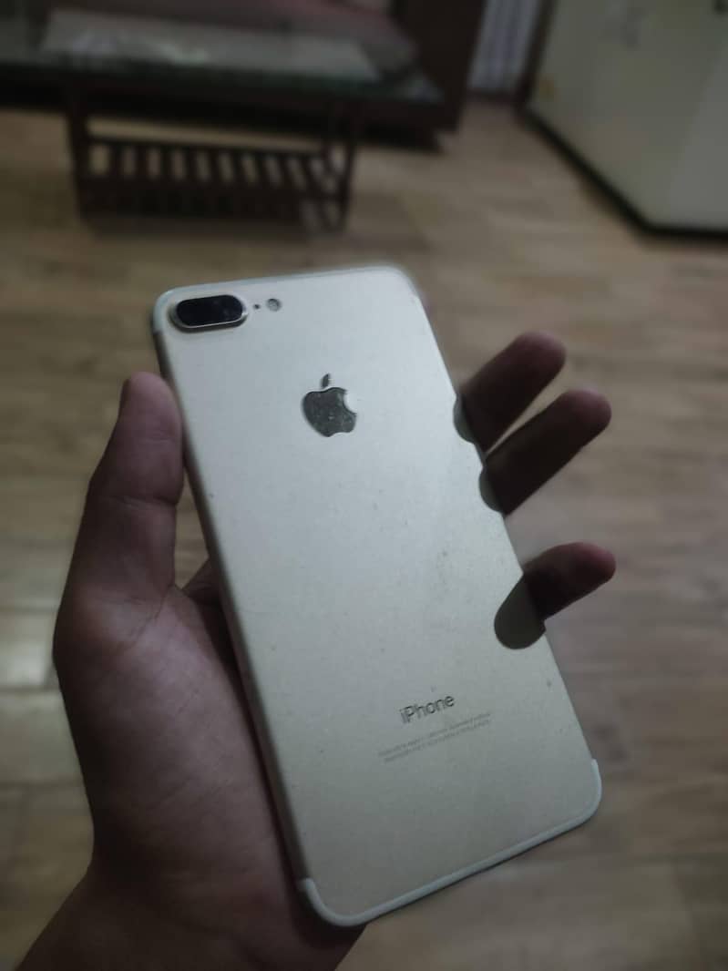 Apple iPhone 7 Plus 2