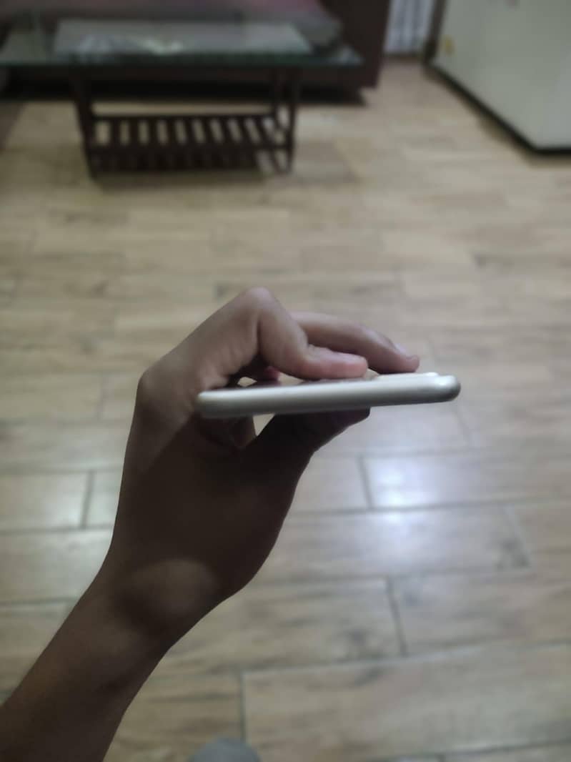 Apple iPhone 7 Plus 5
