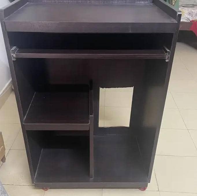 Computer table/trolly 3