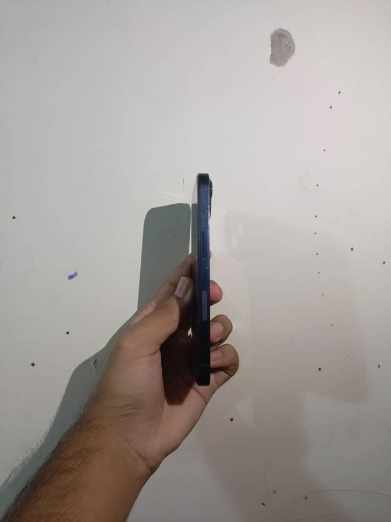 Apple iPhone 13 3