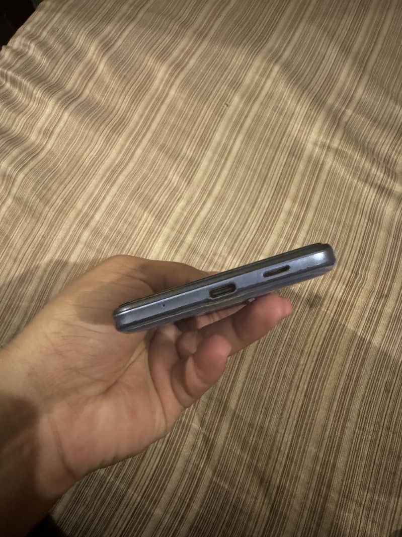 Sharp Aquos Zero 5g 2