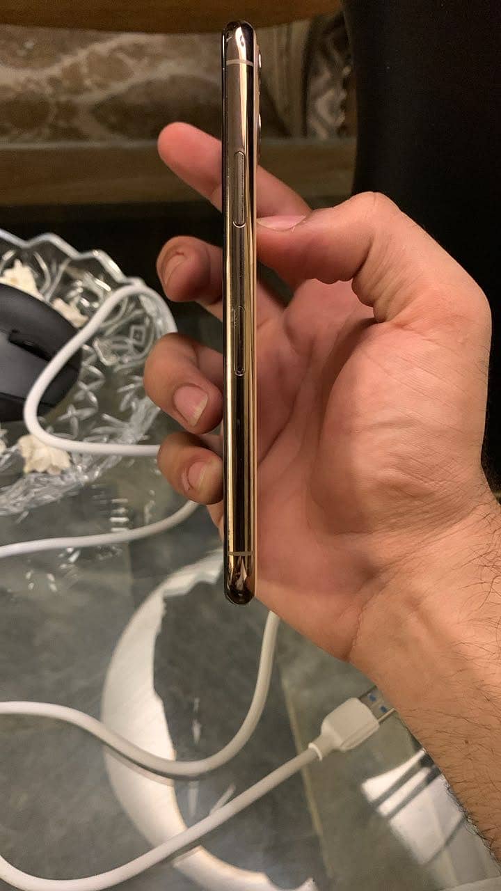 iPhone 11 Pro 2