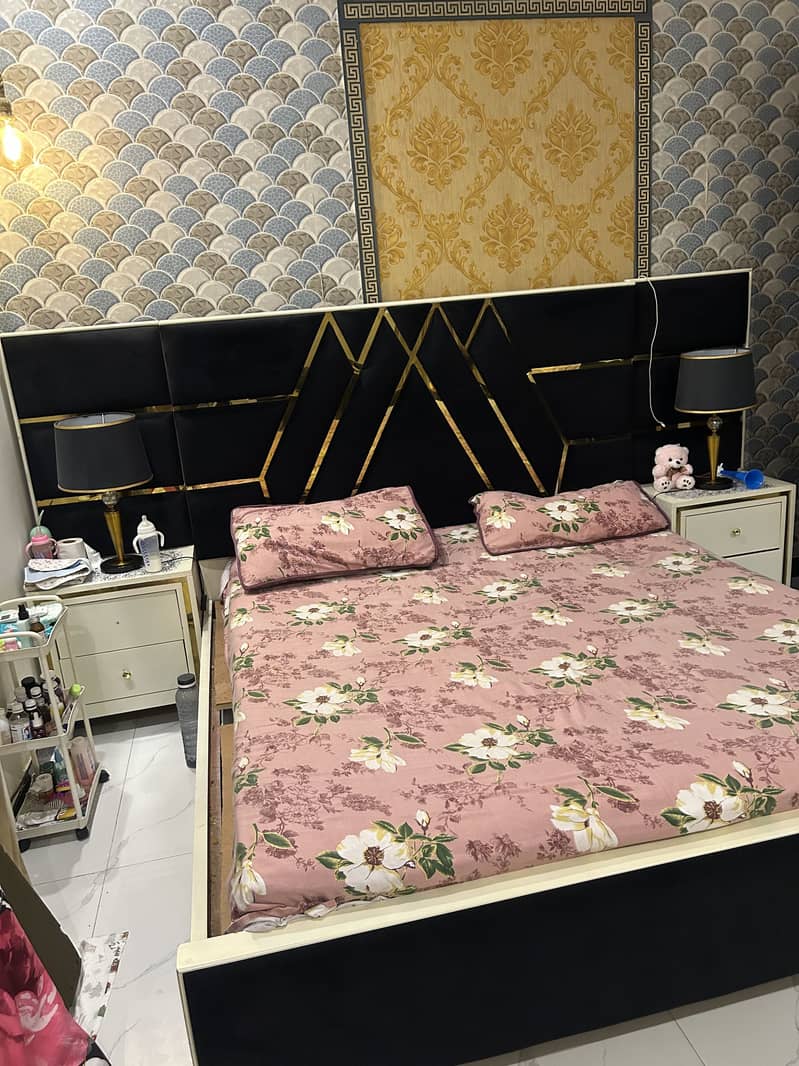Bed with side tables 1
