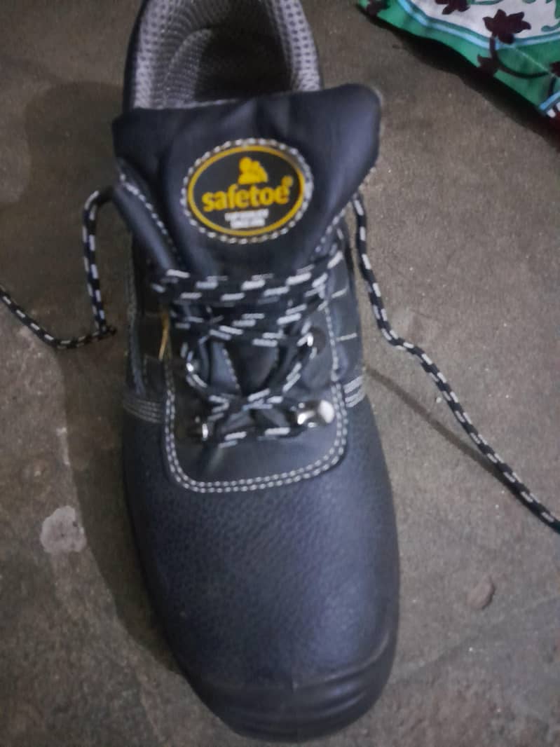 safty shoes 1