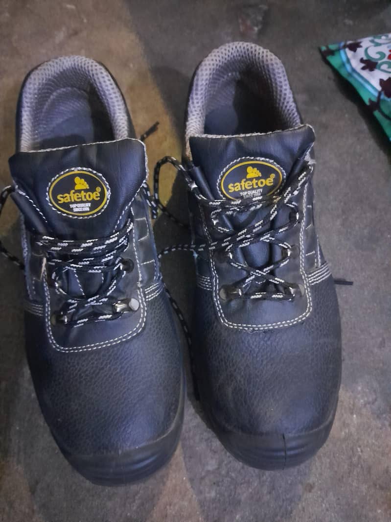 safty shoes 2