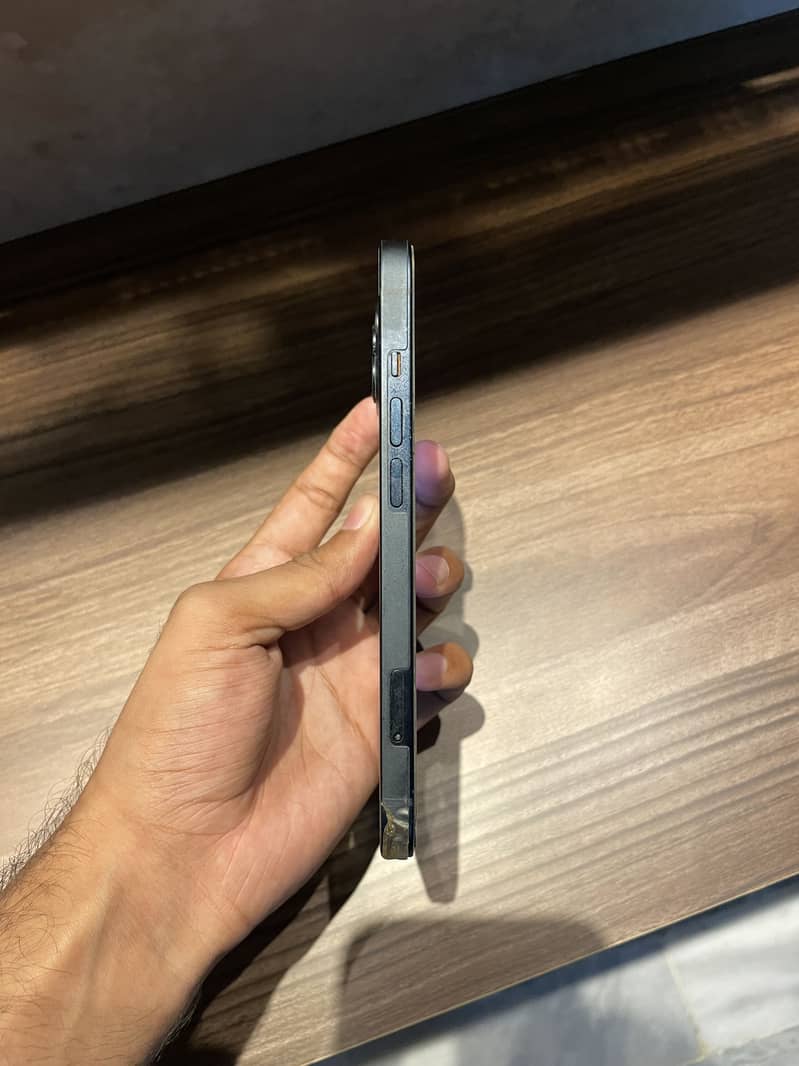 Apple iPhone 13 3