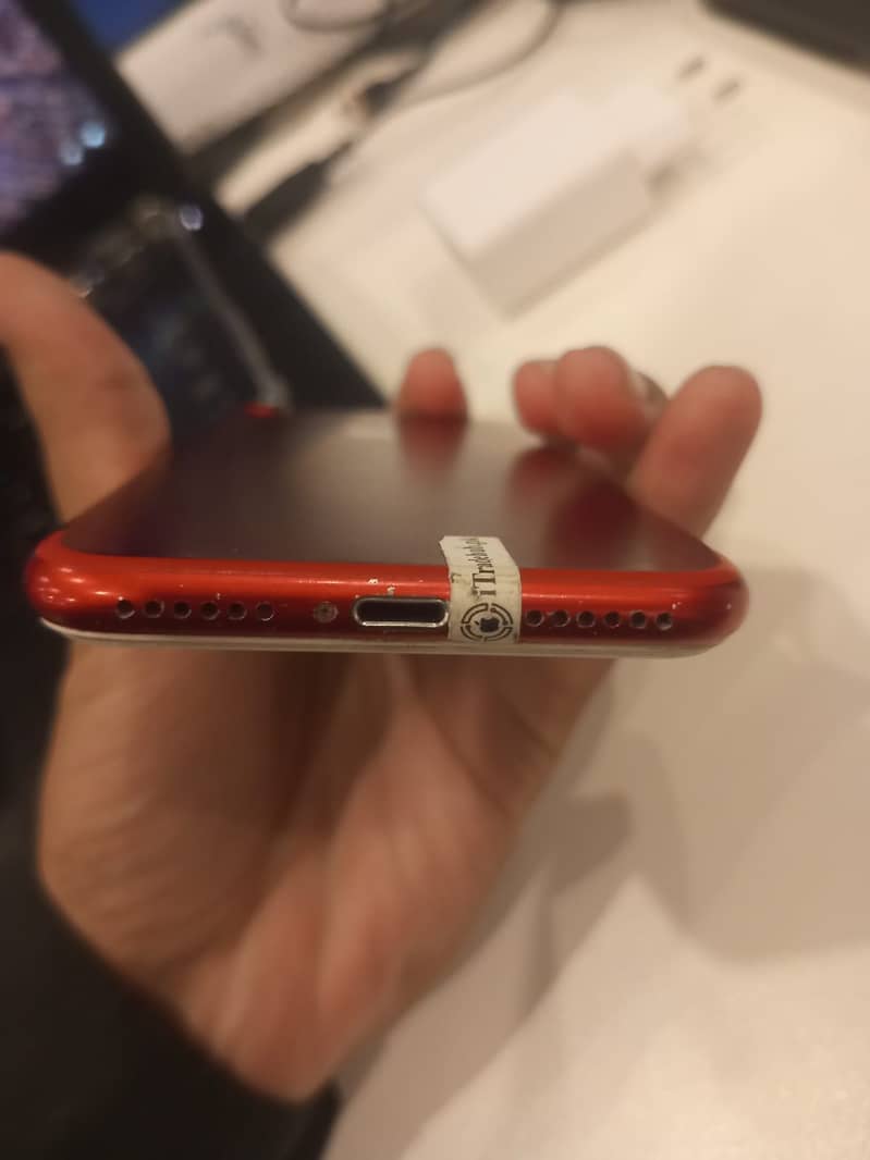 Apple iPhone 7 0