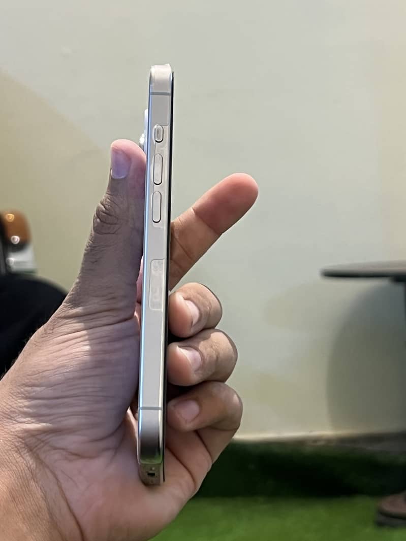 Apple iPhone 15 Pro 1