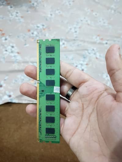 4 gb and 2 gb ddr3 ram