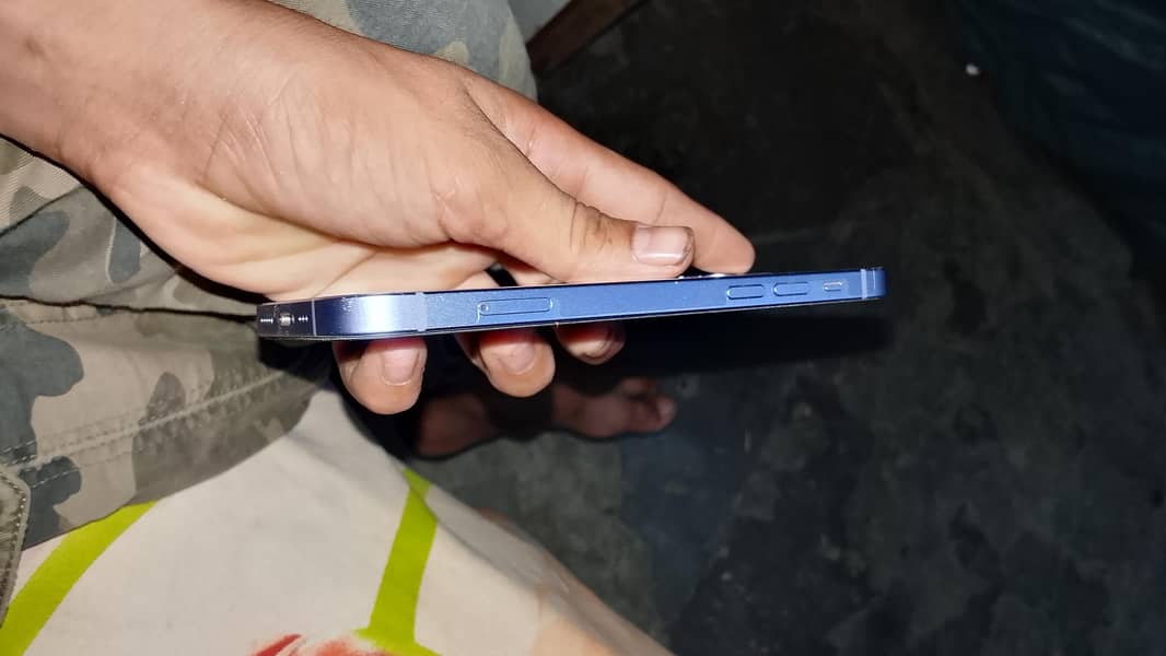 Apple iPhone 12 mini 4