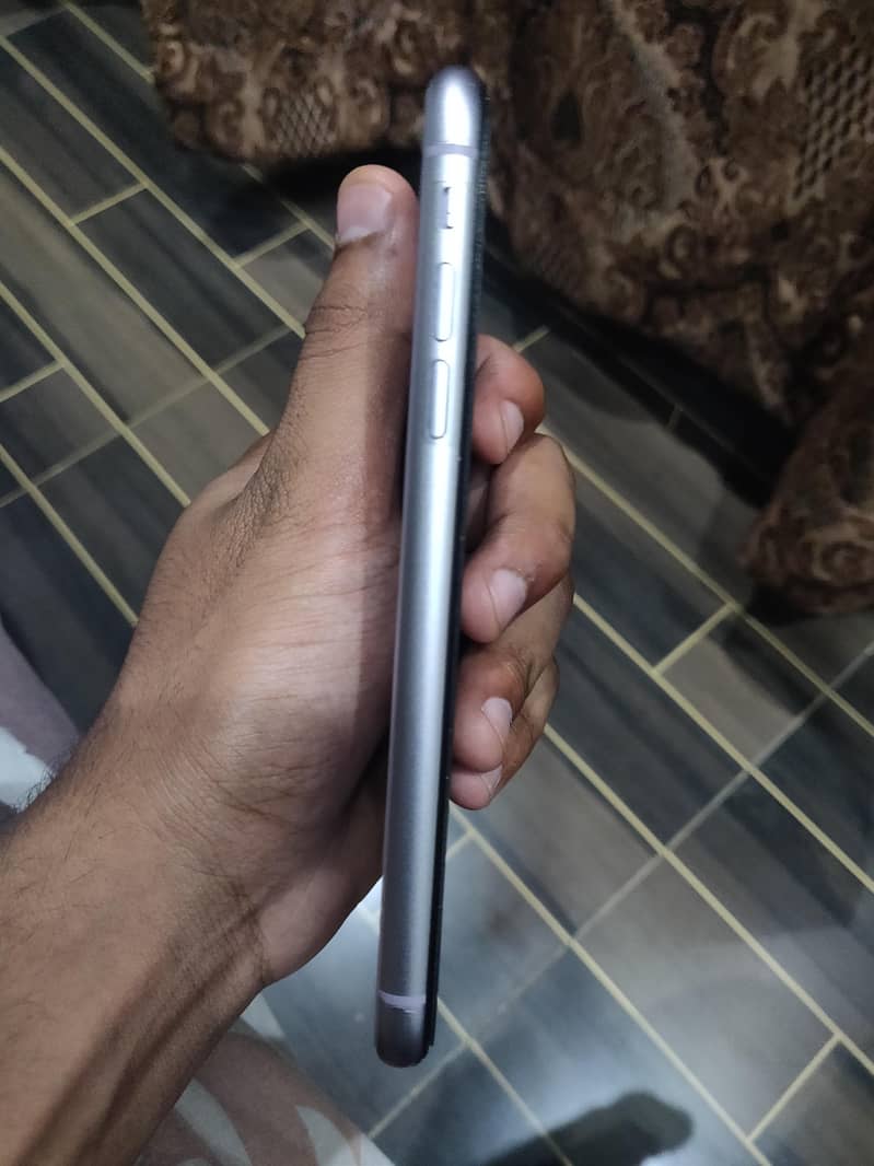 Apple iPhone 11 3