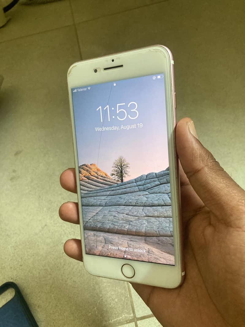 Apple iPhone 7 Plus 1