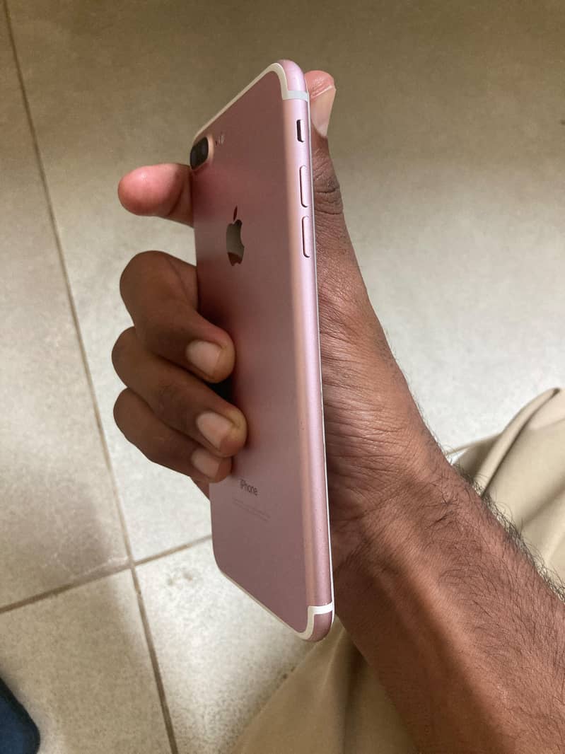 Apple iPhone 7 Plus 5