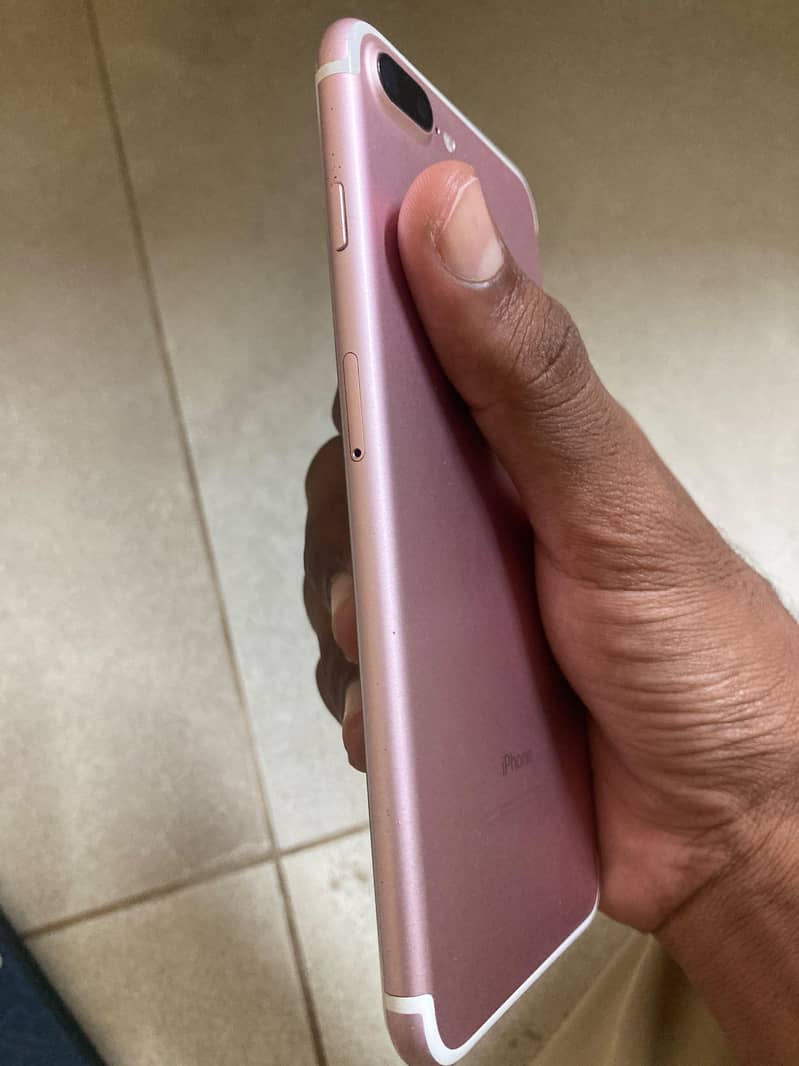 Apple iPhone 7 Plus 7
