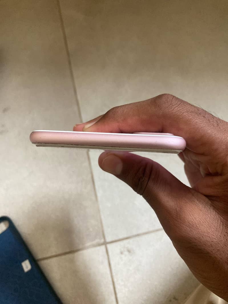 Apple iPhone 7 Plus 11