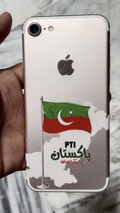 iPhone 7 official pta 10/10