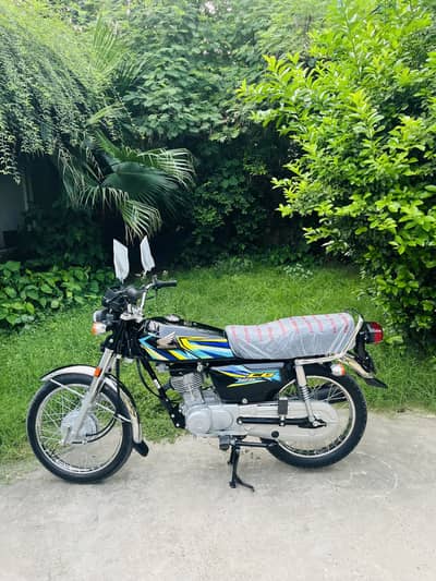 Honda CG 125 2026 model just 1300km total original 10/10 condition