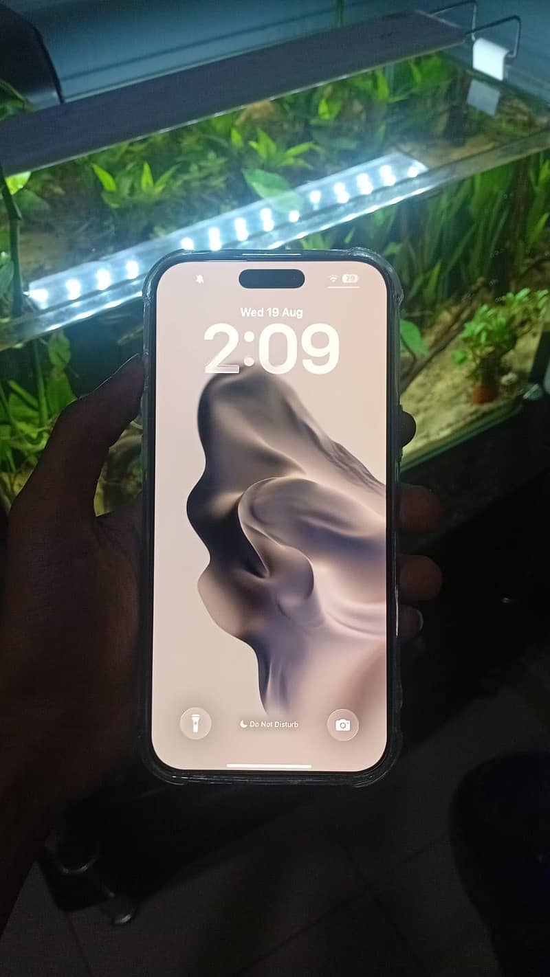 Apple iPhone 16 Pro Max 4