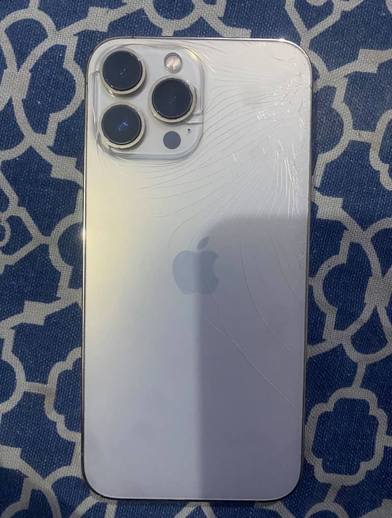 Apple iPhone 13 Pro Max 2