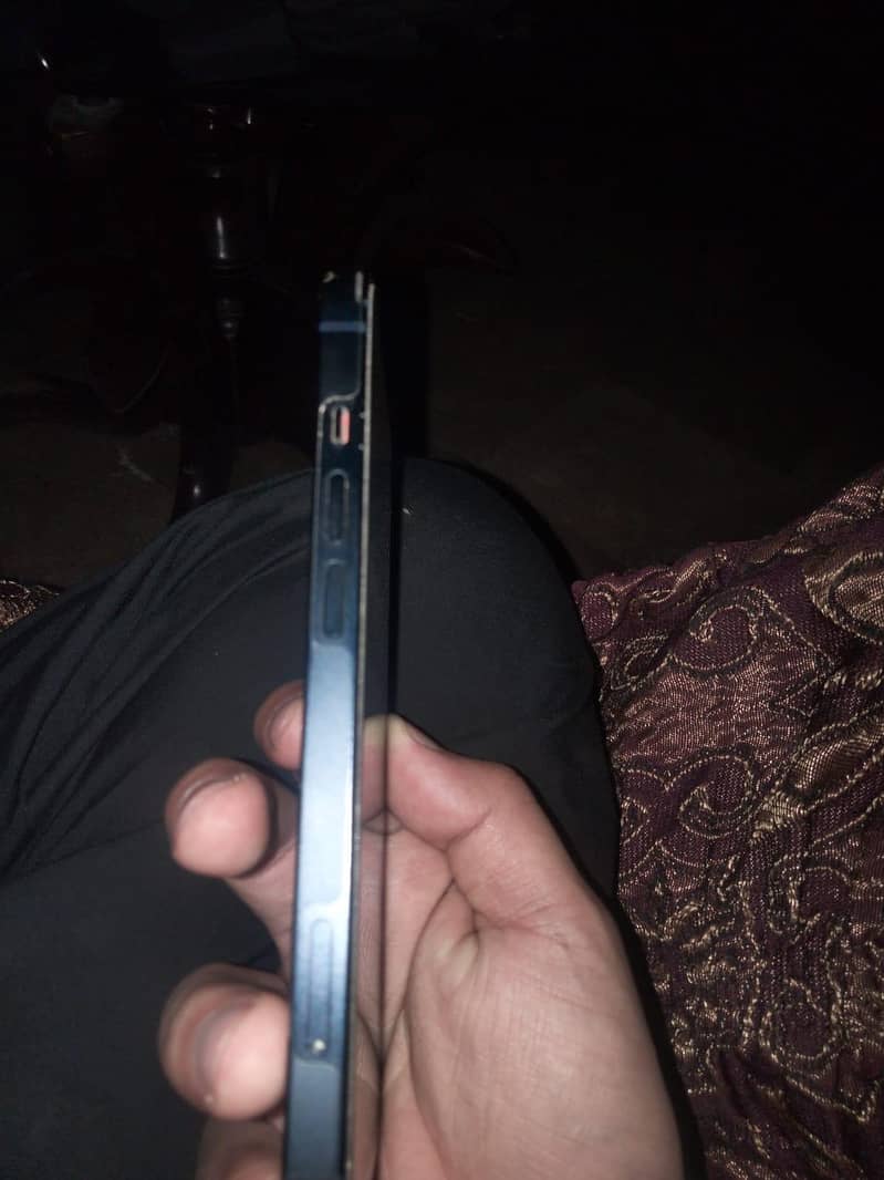 Apple iPhone 13 2