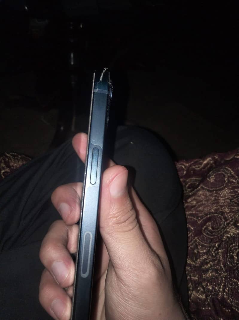 Apple iPhone 13 3