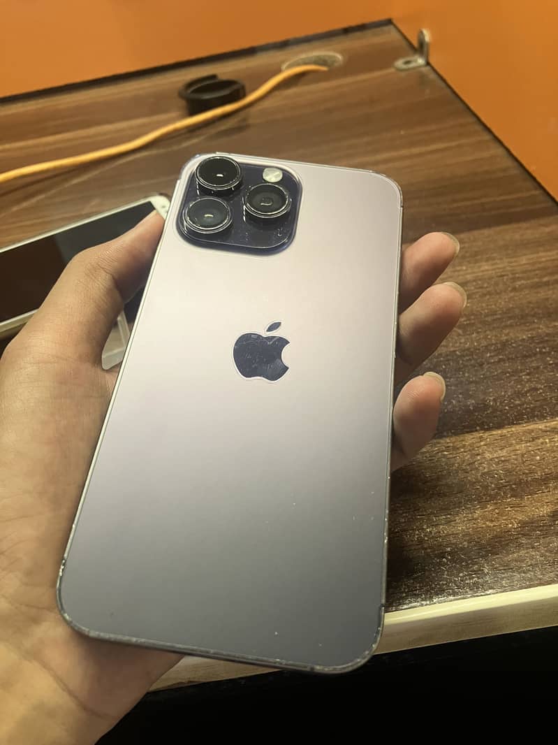 iPhone 14 Pro Max JV 0