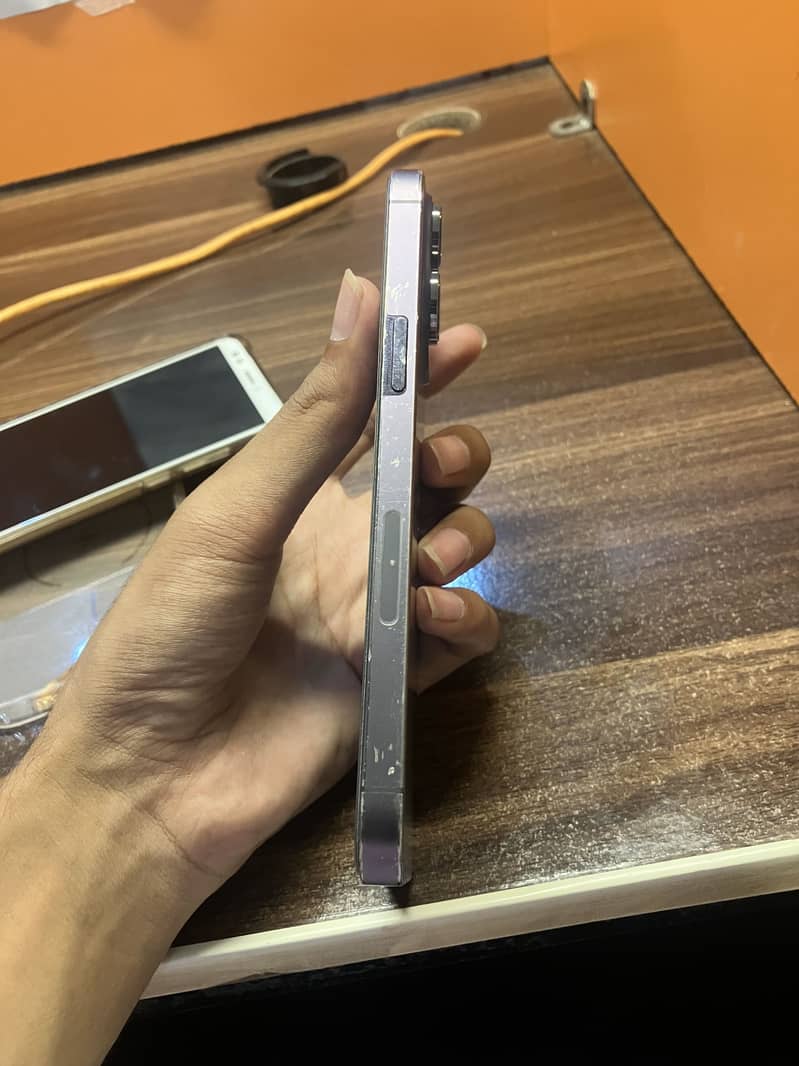 iPhone 14 Pro Max JV 1