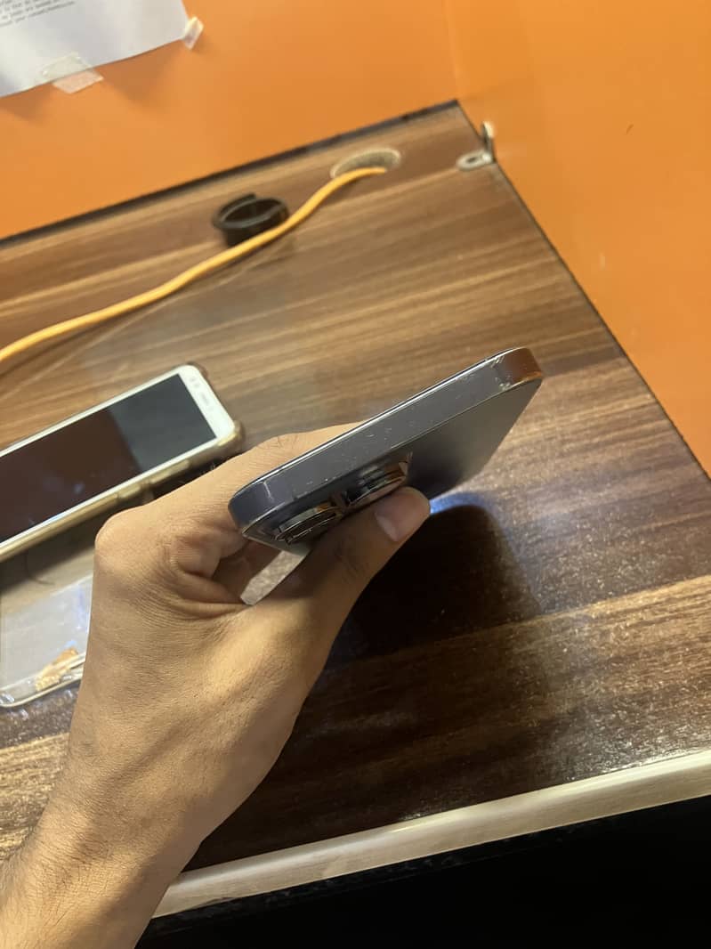 iPhone 14 Pro Max JV 2