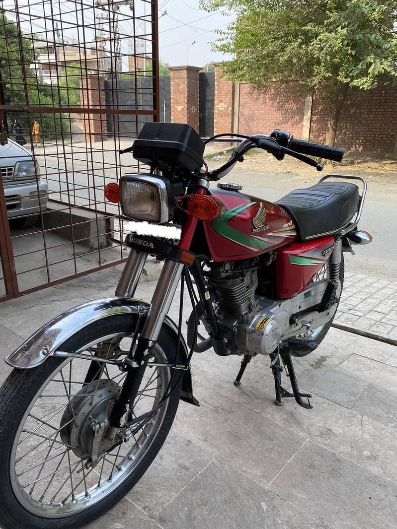 125 2014 model 6