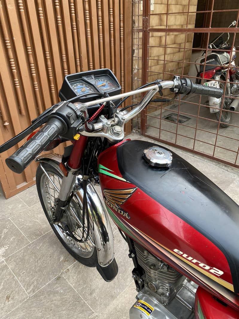 125 2014 model 7