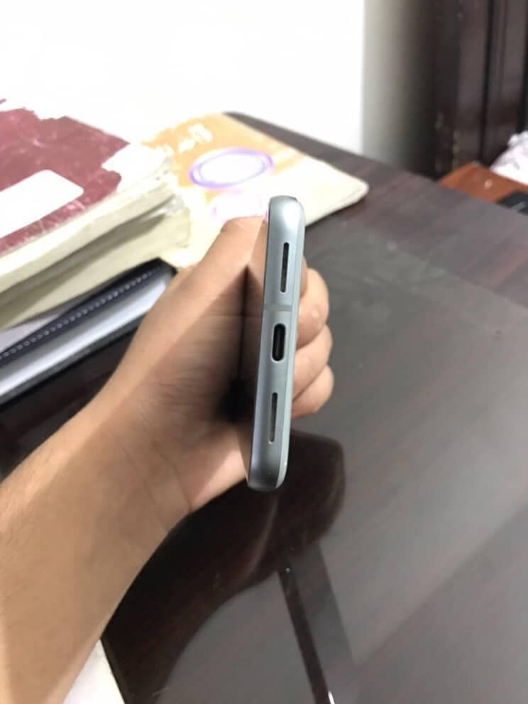Google Pixel 8 4