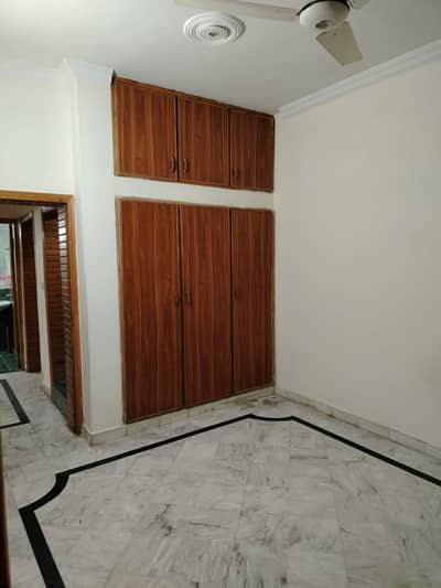 G-11 Size 25*40 Upper Floor Portion For Rent only For 3 Family Person