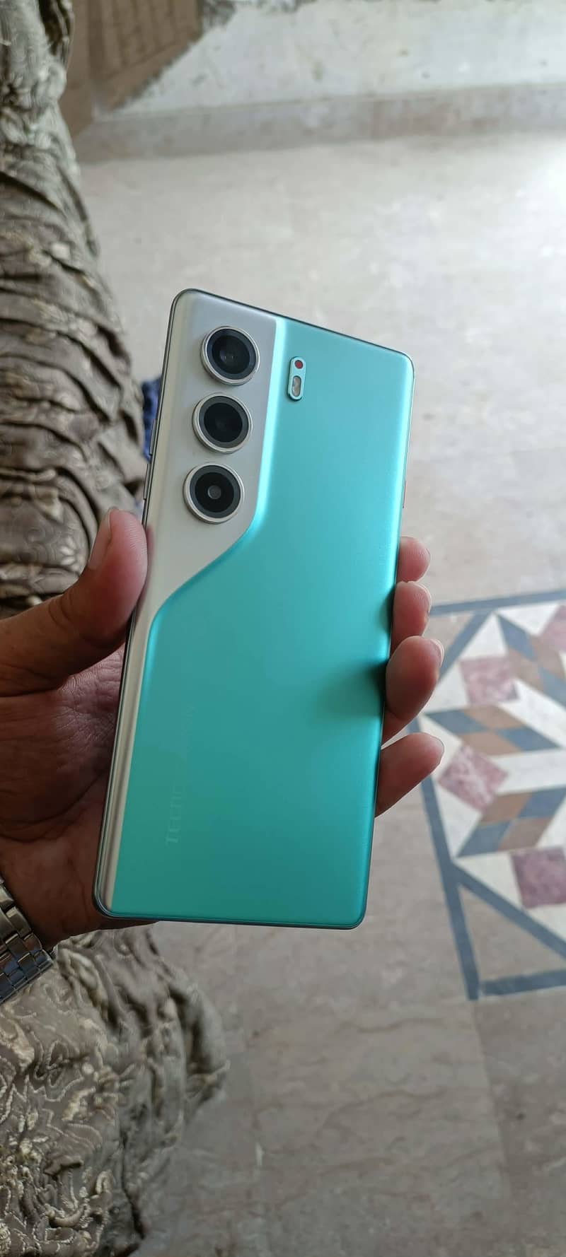 Tecno CAMON 40 Pro 0