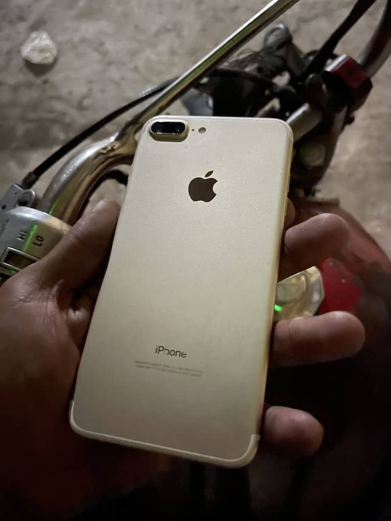 Apple iPhone 7 Plus 4