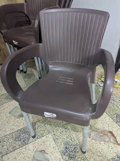 plastic chairs for sale