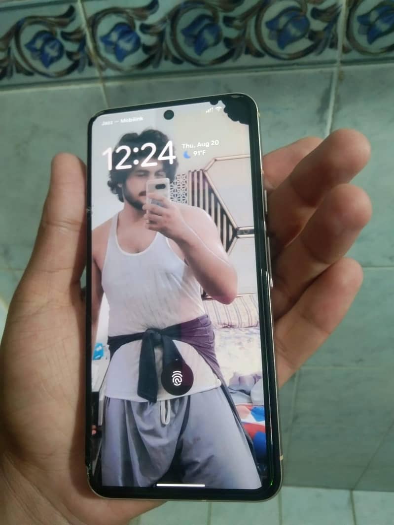 Google Pixel 8 2